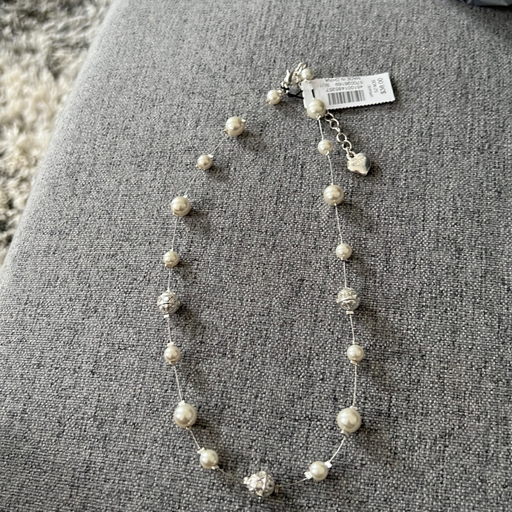 White House black market necklace